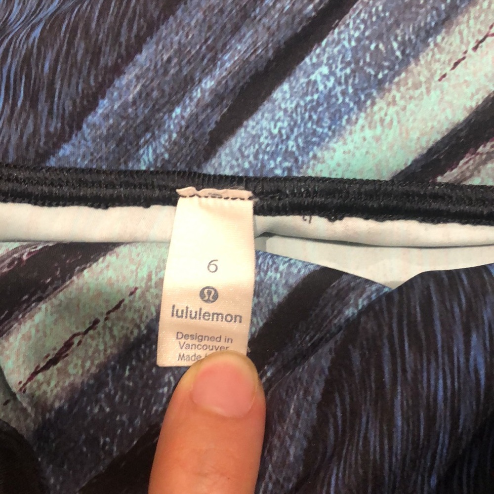 Lululemon - Picture 3 of 5
